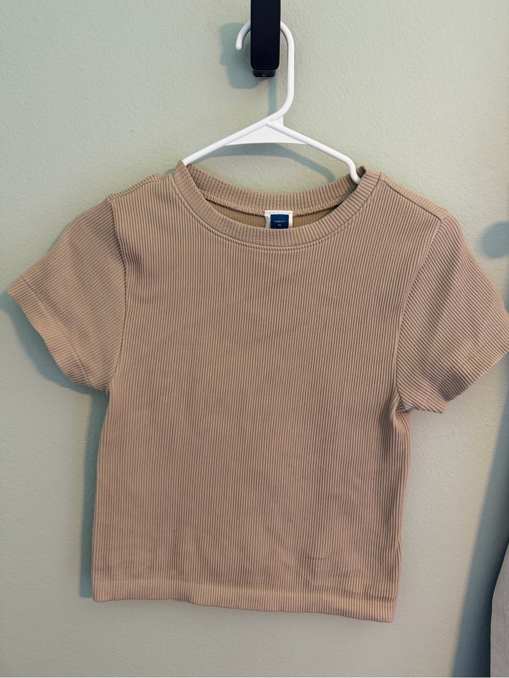 Old Navy Ribbed Seamless Short Sleeve Crop Top - Light Taupe